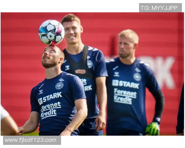 丹麦队在埃里克森事件后团结一心展现强大凝聚力与拼搏精神